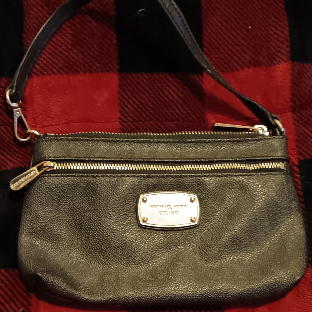 Micheal kors wristlet